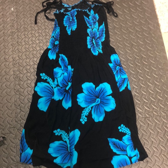 Hawian dress - Picture 1 of 2